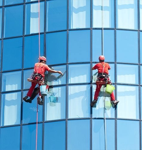 Мытье фасадов промальпинистами в Соликамске